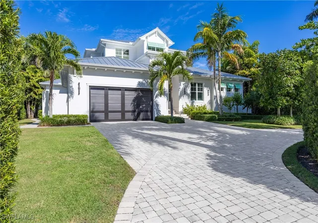 Photo 1 of Sale Pending at 331 Spring Line Dr, Naples, FL 34102 | MLS# 225083271 | Listing updated on 2026-09-14