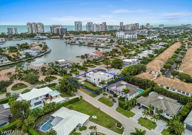 Photo 3 of Single family home for sale at 3800 Crayton Rd, Naples, FL 34103 | MLS# 225083636 | Listing updated on 2026-09-15