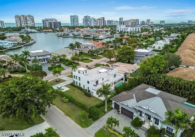 Photo 3 of Single family home for sale at 3800 Crayton Rd, Naples, FL 34103 | MLS# 225083636 | Listing updated on 2026-09-15
