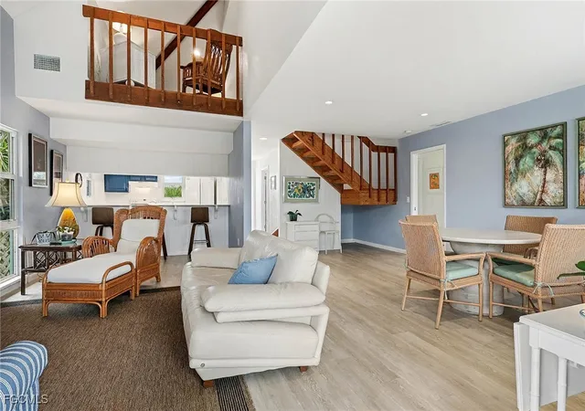 Photo 4 of Single family home for sale at 400 Rabbit Rd, Sanibel, FL 33957 | MLS# 2025025058 | Listing updated on 2026-09-06