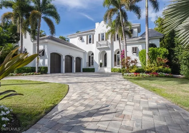 Photo 3 of Single family home for sale at 793 17th Avenue S, Naples, FL 34102 | MLS# 225083441 | Listing updated on 2026-09-16