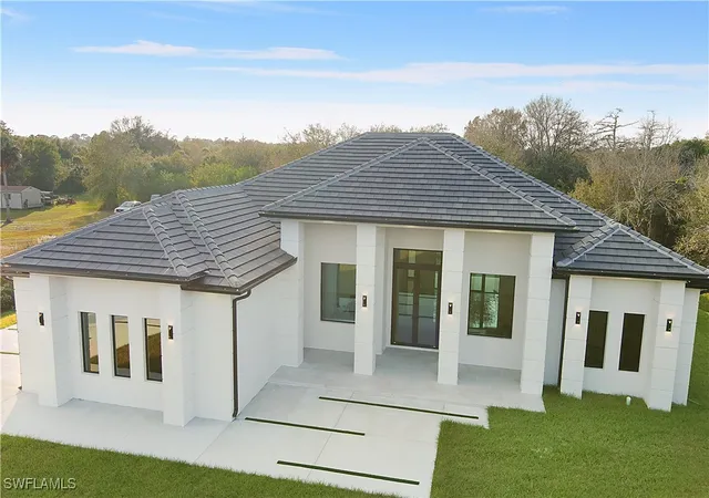 Photo 3 of Single family home for sale at 2319 54th Avenue Ne, Naples, FL 34120 | MLS# 225084023 | Listing updated on 2026-09-10