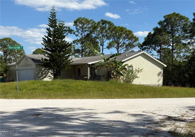 Photo 2 of Sale Pending at 27373 Sandrala Dr, Punta Gorda, FL 33955 | MLS# 2025025821 | Listing updated on 2026-09-09