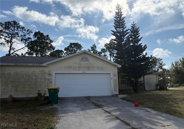 Photo 3 of Sale Pending at 27373 Sandrala Dr, Punta Gorda, FL 33955 | MLS# 2025025821 | Listing updated on 2026-09-09