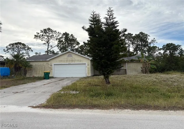 Photo 4 of Sale Pending at 27373 Sandrala Dr, Punta Gorda, FL 33955 | MLS# 2025025821 | Listing updated on 2026-09-09