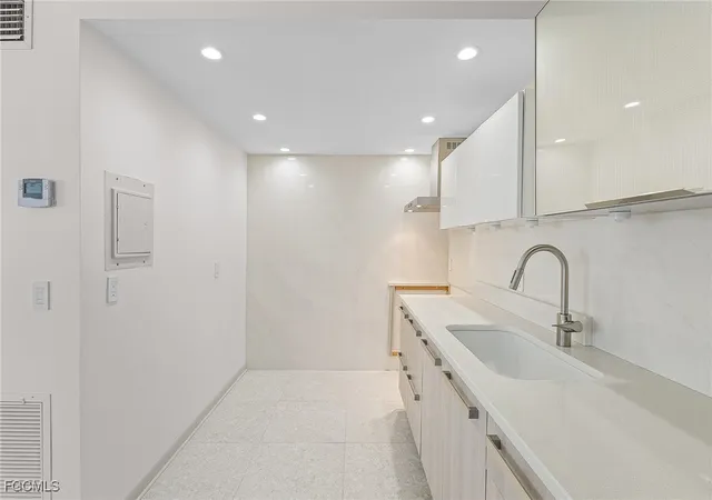 Photo 3 of Condo for sale at 780 10th Avenue S #4, Naples, FL 34102 | MLS# 2025025941 | Listing updated on 2026-09-16