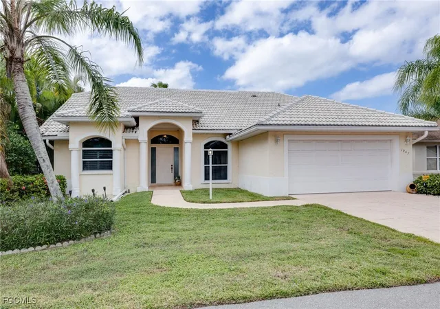 Photo 3 of Sale Pending at 1957 Piccadilly Circus, Naples, FL 34112 | MLS# 2025026042 | Listing updated on 2026-09-08