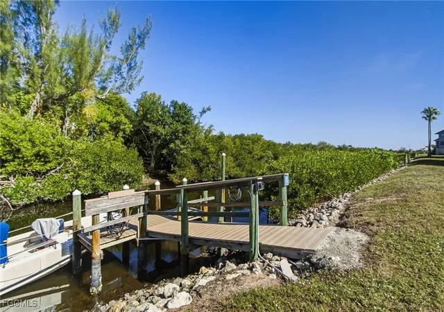 Listing Photo 4 - Condo for sale in building located at 5301 Blue Crab Cir, Bokeelia, FL 33922 - Unit #4