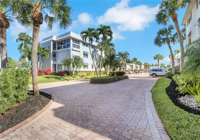 Photo 3 of Condo for sale at 2100 Gulf Shore Blvd N #113, Naples, FL 34102 | MLS# 225085004 | Listing updated on 2026-09-16