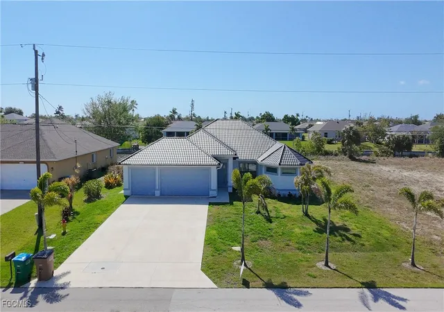 Photo 1 of Single family home for sale at 3318 Sw 8th Place, Cape Coral, FL 33914 | MLS# 2026000263 | Listing updated on 2026-09-08