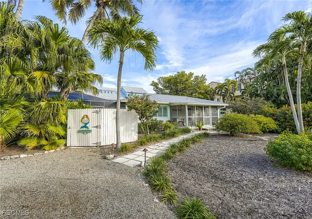 Photo 3 of Single family home for sale at 11510 Murmond Ln, Captiva, FL 33924 | MLS# 2025024701 | Listing updated on 2026-09-16