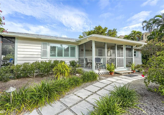 Photo 3 of Single family home for sale at 11510 Murmond Ln, Captiva, FL 33924 | MLS# 2025024701 | Listing updated on 2026-09-16