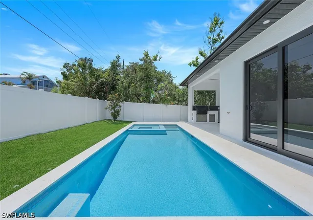 Photo 1 of Single family home for sale at 1312 Trail Ter Dr, Naples, FL 34103 | MLS# 226000768 | Listing updated on 2026-09-04