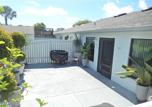 Photo 1 of Townhouse for sale at 9620 Villa Dr #4, Fort Myers, FL 33905 | MLS# 2026000870 | Listing updated on 2026-09-15