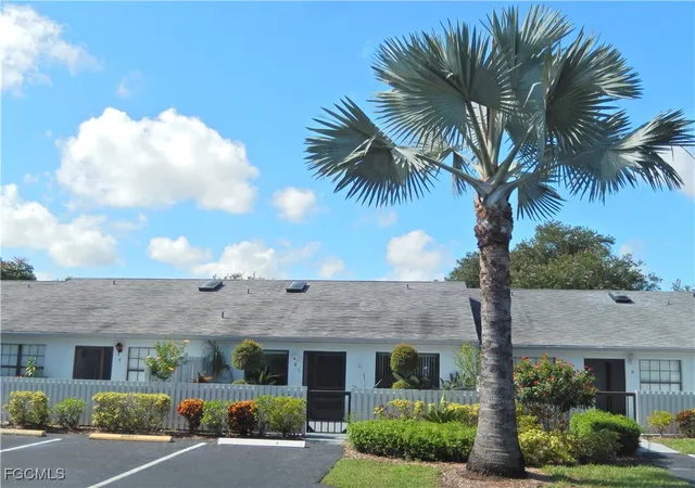 Photo 2 of Townhouse for sale at 9620 Villa Dr #4, Fort Myers, FL 33905 | MLS# 2026000870 | Listing updated on 2026-09-15