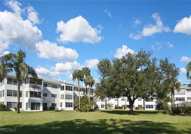Listing Photo 2 - Condo for sale in building located at 1411 Tropic Ter, North Fort Myers, FL 33903