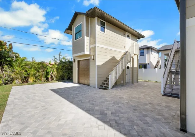 Photo 3 of Single family home for sale at 3085 Connecticut Ave, Naples, FL 34112 | MLS# 226000412 | Listing updated on 2026-09-09