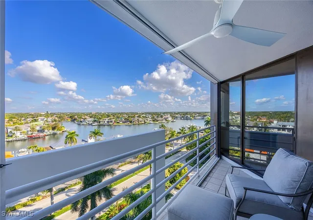 Listing Photo 5 - Condo for sale in building located at 4751 Gulf Shore Blvd N, Naples, FL 34103 - Unit #904