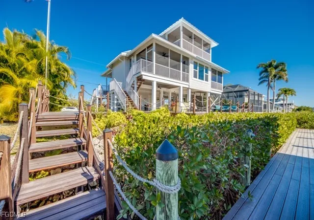 Photo 2 of Single family home for sale at 4041 Galt Is Ave, St James City, FL 33956 | MLS# 2026002211 | Listing updated on 2026-10-20