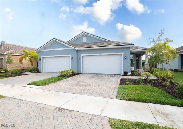 Photo 2 of Sale Pending at 10313 Bonavie Cvs Dr, Fort Myers, FL 33966 | MLS# 2026002496 | Listing updated on 2026-09-11