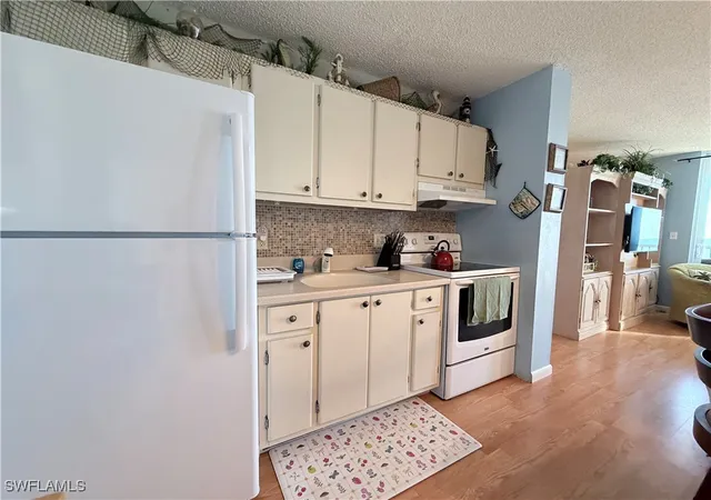 Listing Photo 5 - Condo for sale in building located at 5800 Bonita Bch Rd Sw, Bonita Springs, FL 34134 - Unit #2805