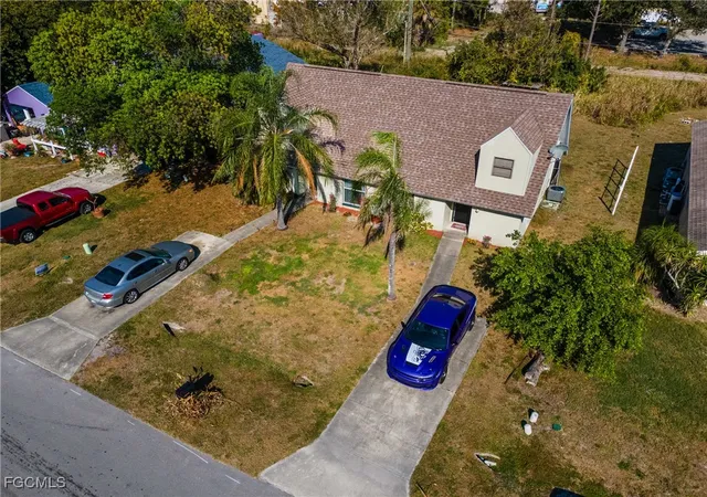 Listing Photo 4 - Condo for sale in building located at 7393-7385 Albany Rd, Fort Myers, FL 33967