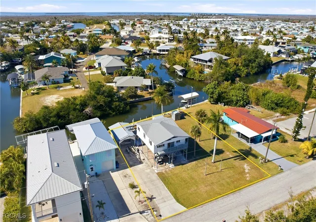 Photo 4 of Single family home for sale at 2661 Bamboo St, Saint James City, FL 33956 | MLS# 2026003721 | Listing updated on 2026-09-09