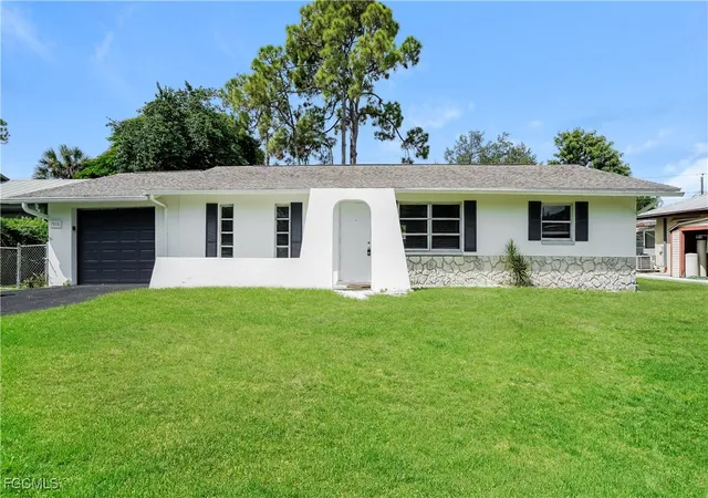 Photo 1 of Single family home for sale at 19116 Coconut Rd, Fort Myers, FL 33967 | MLS# 2026003985 | Listing updated on 2026-09-04