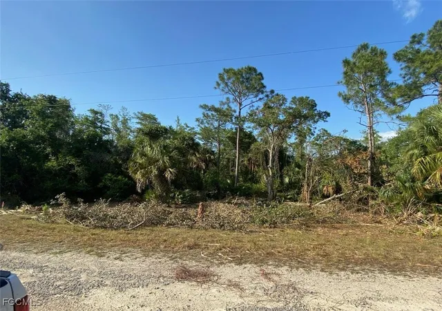 Photo 1 of Sale Pending at 267 Woodburn Dr, Lehigh Acres, FL 33972 | MLS# 2026004170 | Listing updated on 2026-10-22