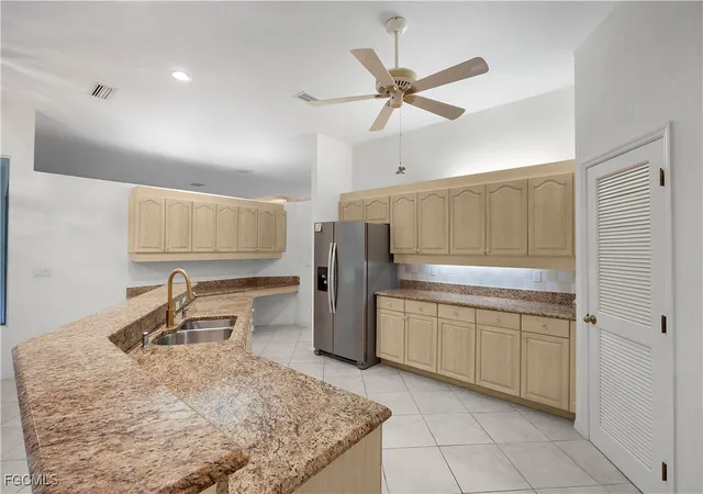 Photo 4 of Sale Pending at 1580 Argyle Dr, Fort Myers, FL 33919 | MLS# 2026004187 | Listing updated on 2026-09-11