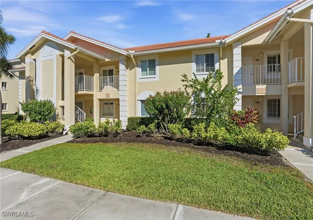 Listing Photo 4 - Condo for sale in building located at 7797 Esmeralda Wy, Naples, FL 34109 - Unit #K102