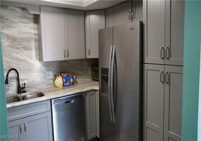 Listing Photo 4 - Condo for sale in building located at 607 Se 47Th St, Cape Coral, FL 33904 - Unit #3