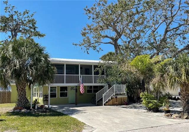 Multi family home for sale at 5460 Oak Ridge Ave, Fort Myers Beach, FL 33931 | MLS# 2026005615