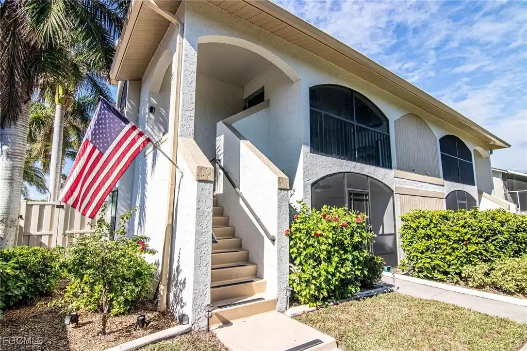 Listing Photo 1 - Condo for sale in 13199 Whitehaven Ln located at 13199 Whitehaven Ln, Fort Myers, FL 33966 - Unit #1805