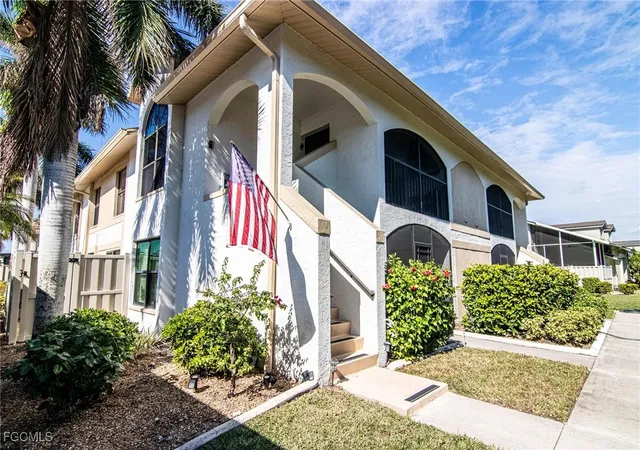 Listing Photo 2 - Condo for sale in building located at 13199 Whitehaven Ln, Fort Myers, FL 33966 - Unit #1805
