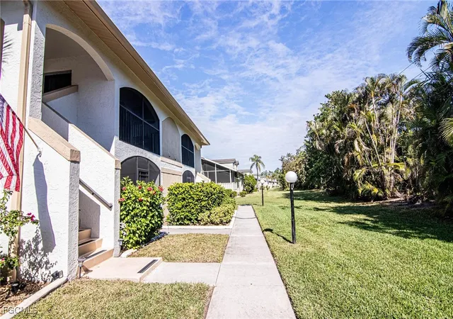 Listing Photo 3 - Condo for sale in building located at 13199 Whitehaven Ln, Fort Myers, FL 33966 - Unit #1805
