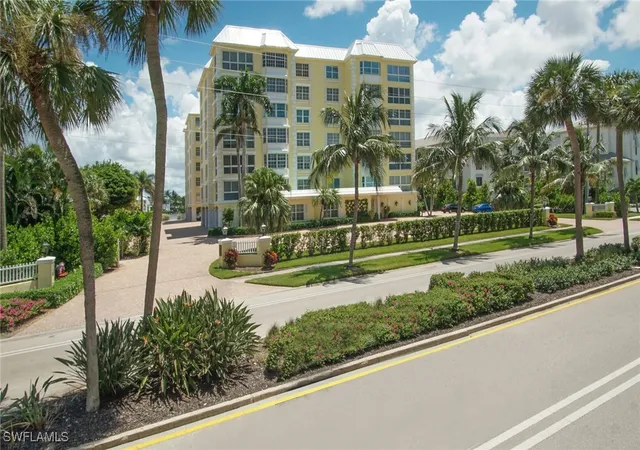 Photo 1 of Condo for sale at 1900 Gulf Shore Blvd N #303, Naples, FL 34102 | MLS# 226005075 | Listing updated on 2026-09-03