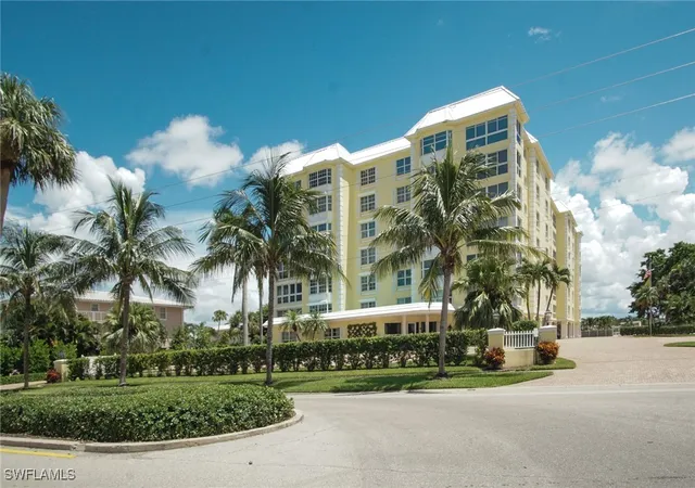Photo 2 of Condo for sale at 1900 Gulf Shore Blvd N #303, Naples, FL 34102 | MLS# 226005075 | Listing updated on 2026-09-03