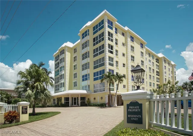 Photo 3 of Condo for sale at 1900 Gulf Shore Blvd N #303, Naples, FL 34102 | MLS# 226005075 | Listing updated on 2026-09-03