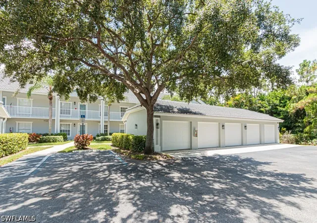 Listing Photo 3 - Condo for sale in building located at 25767 Lake Amelia Wy, Bonita Springs, FL 34135 - Unit #204