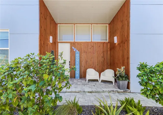Photo 3 of Single family home for sale at 504 NE 9th Street, Cape Coral, FL 33909 | MLS# 2026005972 | Listing updated on 2026-09-15