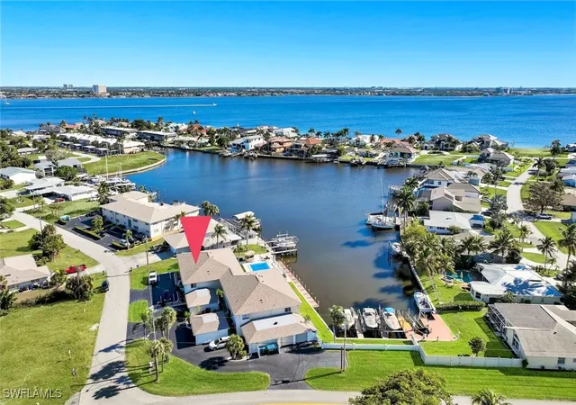 Listing Photo 4 - Condo for sale in building located at 1706 Bikini Ct, Cape Coral, FL 33904 - Unit #202