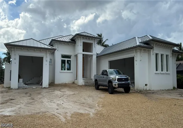 Photo 2 of Single family home for sale at 6901 Deep Lagoon Ln, Fort Myers, FL 33919 | MLS# 2026006706 | Listing updated on 2026-09-21