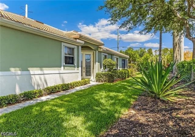 Photo 4 of Townhouse for sale at 17006 Colony Lakes Blvd, Fort Myers, FL 33908 | MLS# 2026007911 | Listing updated on 2026-09-14