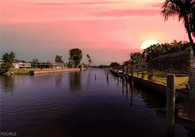 Photo 4 of Sale Pending at 147 Coral Dr, Fort Myers, FL 33905 | MLS# 2026007980 | Listing updated on 2026-09-11