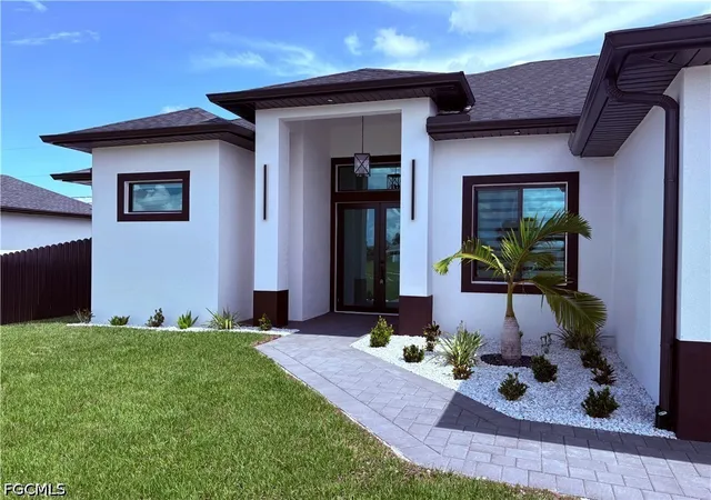 Photo 2 of Single family home for sale at 213 Kismet Pkwy E, Cape Coral, FL 33909 | MLS# 2026008014 | Listing updated on 2026-09-14