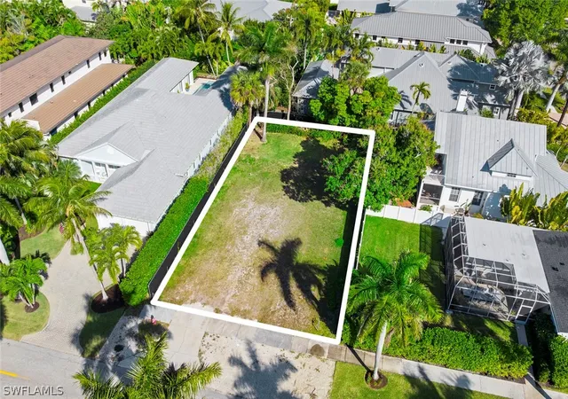 Photo 4 of Land for sale at 395 7th Avenue S, Naples, FL 34102 | MLS# 226006431 | Listing updated on 2026-09-11