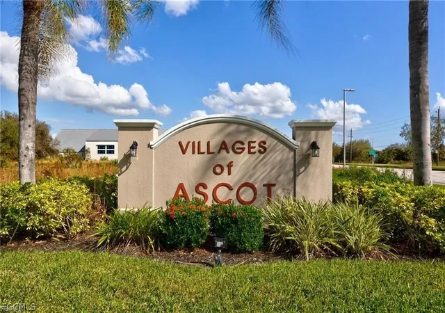 Listing Photo 1 - Condo for sale in building located at 9627 Eaton Gdns Ln, Fort Myers, FL 33919 - Unit #105