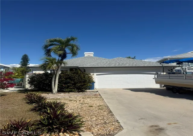Photo 1 of Single family home for sale at 6062 Waterway Bay Dr, Fort Myers, FL 33908 | MLS# 226008329 | Listing updated on 2026-09-22
