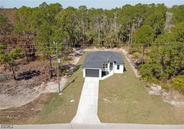 Photo 3 of Single family home for sale at 1927 Redmont Ave, Lehigh Acres, FL 33972 | MLS# 2026009560 | Listing updated on 2026-09-12